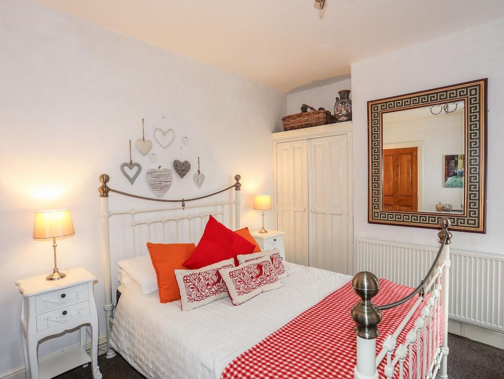 Gweldon - Anchor Deck