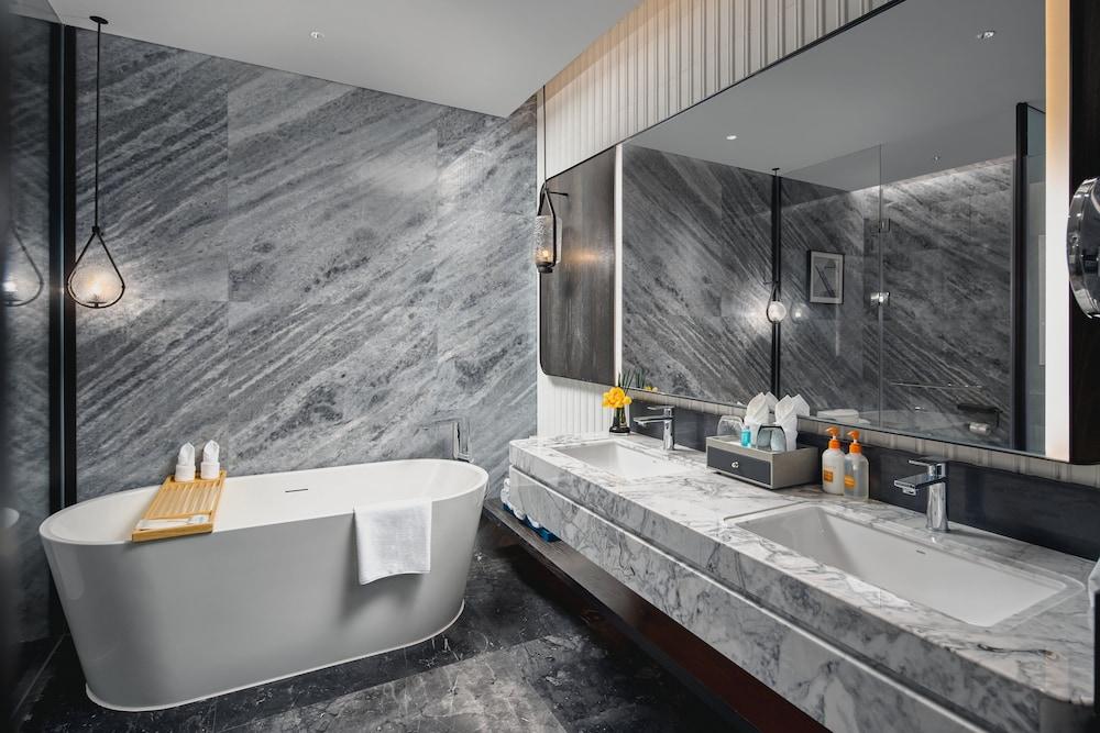 Crowne Plaza Ezhou by IHG