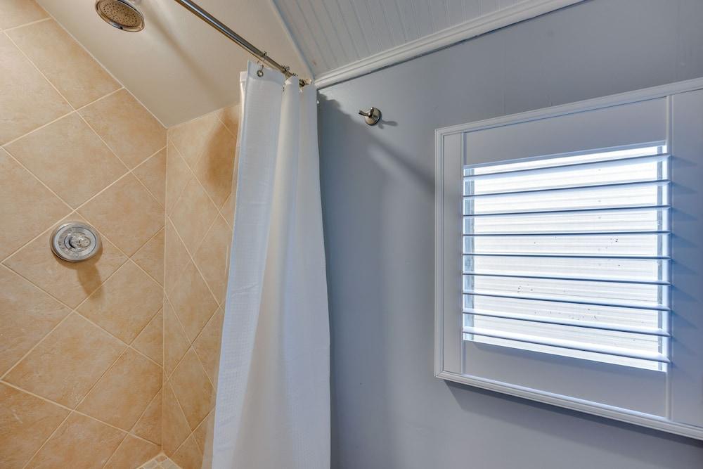 St Augustine Studio: Patio, Swing + 3 Mi to Beach