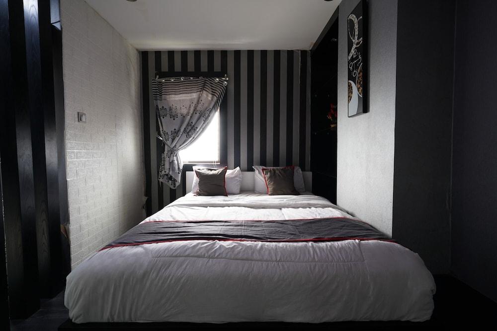 OYO 93365 Apartement Gateway By Sarana Cipta Mahakarya Ii