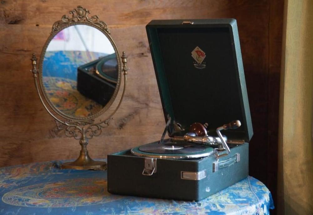 Sazano Wine Cellar & Hotel