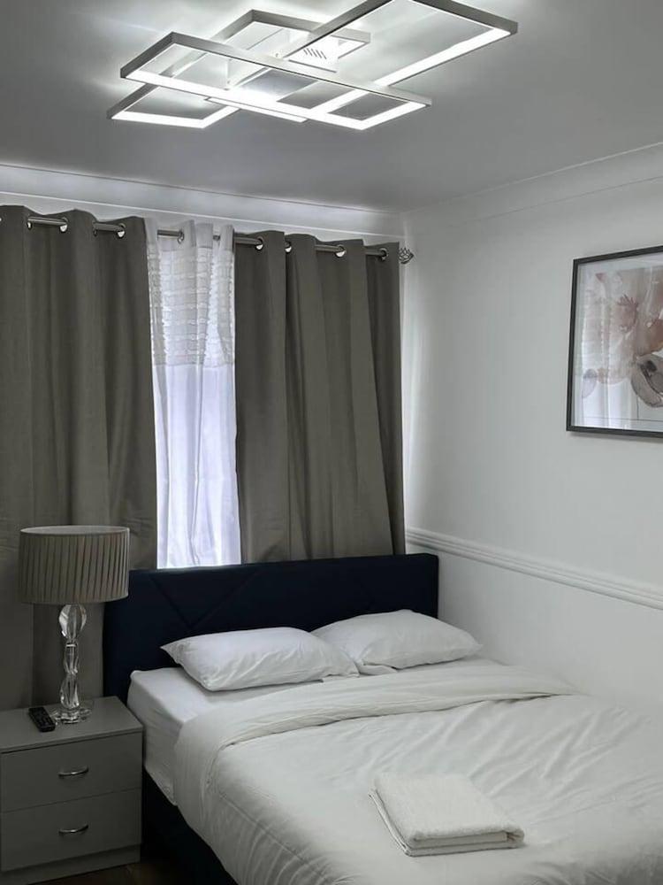 Beautiful 4-bed House in Billericay