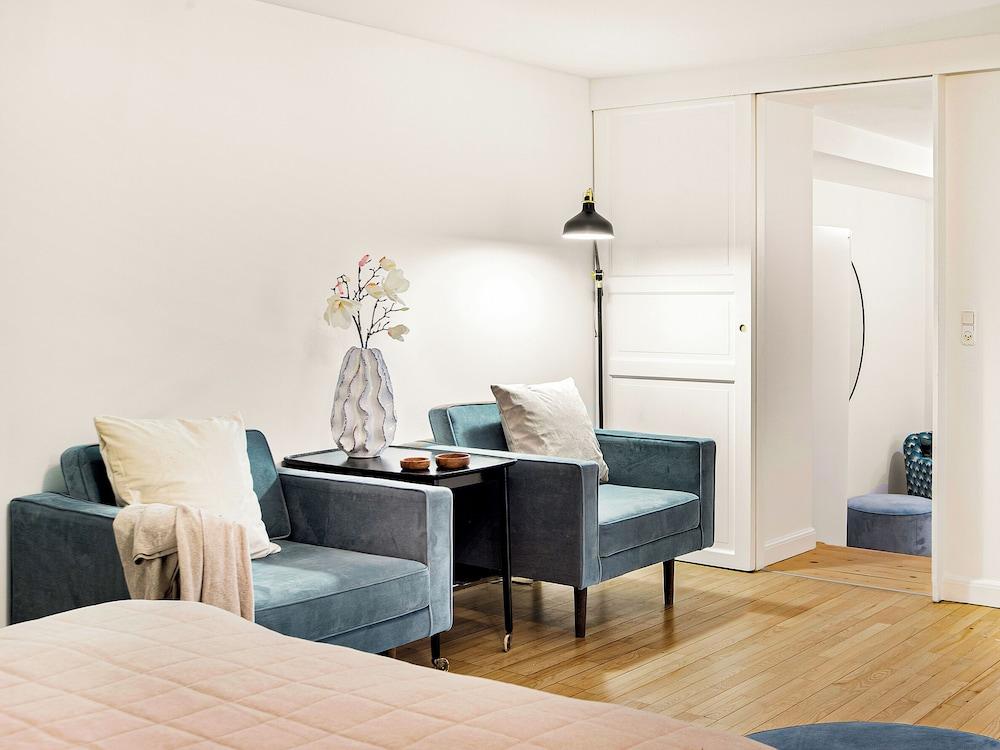 Sanders Tivoli 1- Lovely 2-bdr Apt Near Tivoli