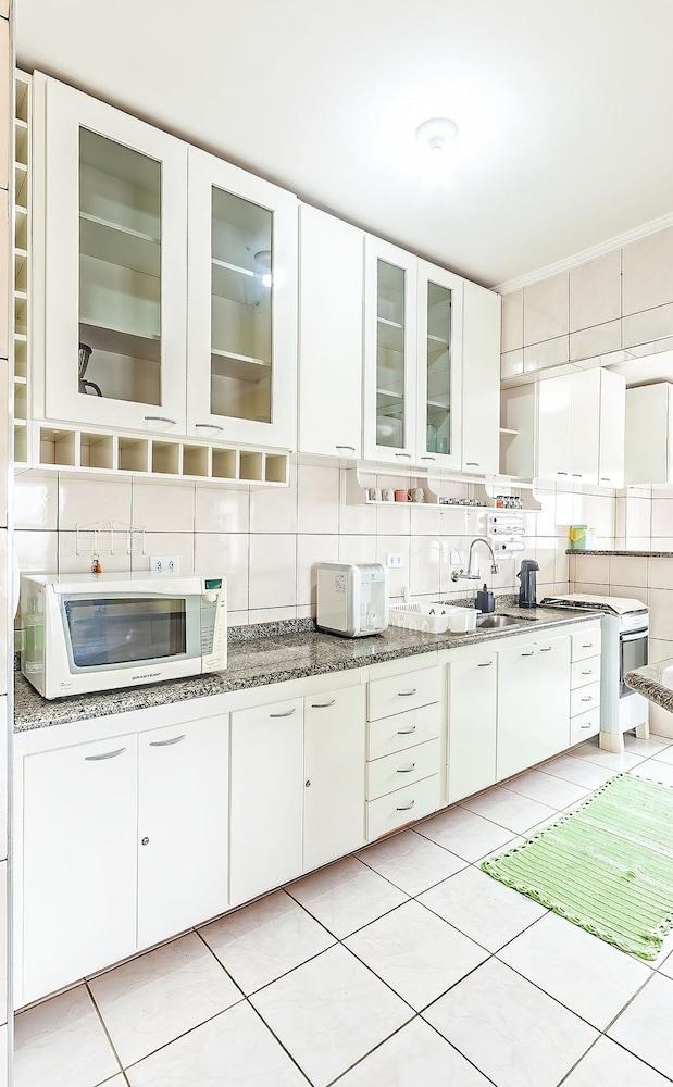 Apto em Mongaguá Prédio frente mar