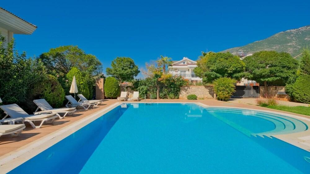 Orka Crystal Villa in Oludeniz