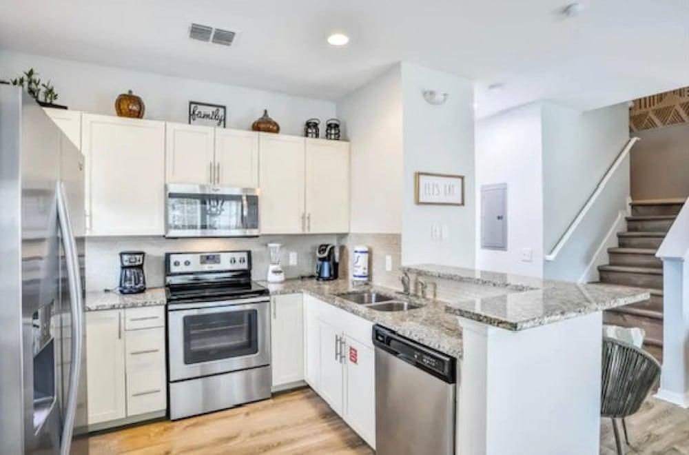 Fantastic Designer 4 BD TH 12 Mins to Disney