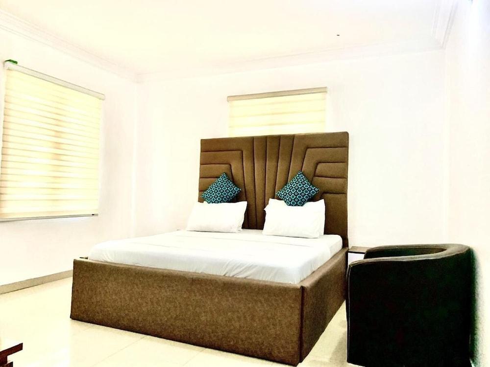 Vintage Suites and Apartment