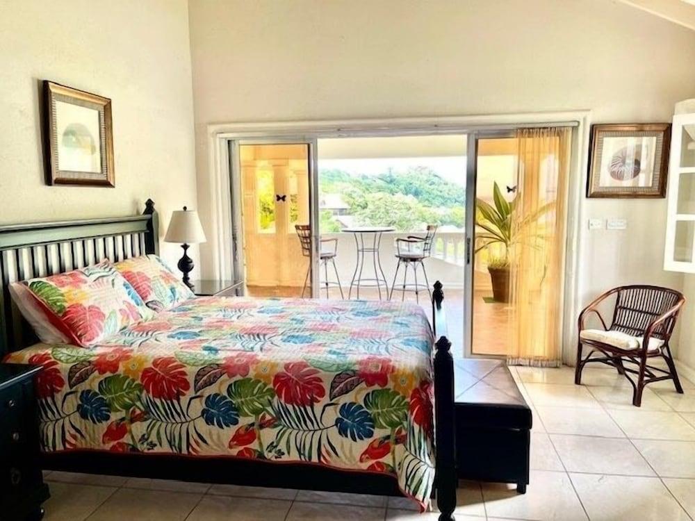 Beautiful 5-Bedroom Villa Ashiana in Marigot Bay 5 Villa by RedAwning