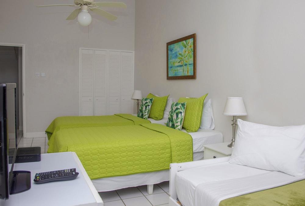 The Anchorage #5 a 2 bedroom Waterfront Condo in Rodney Bay 2 Condo by RedAwning