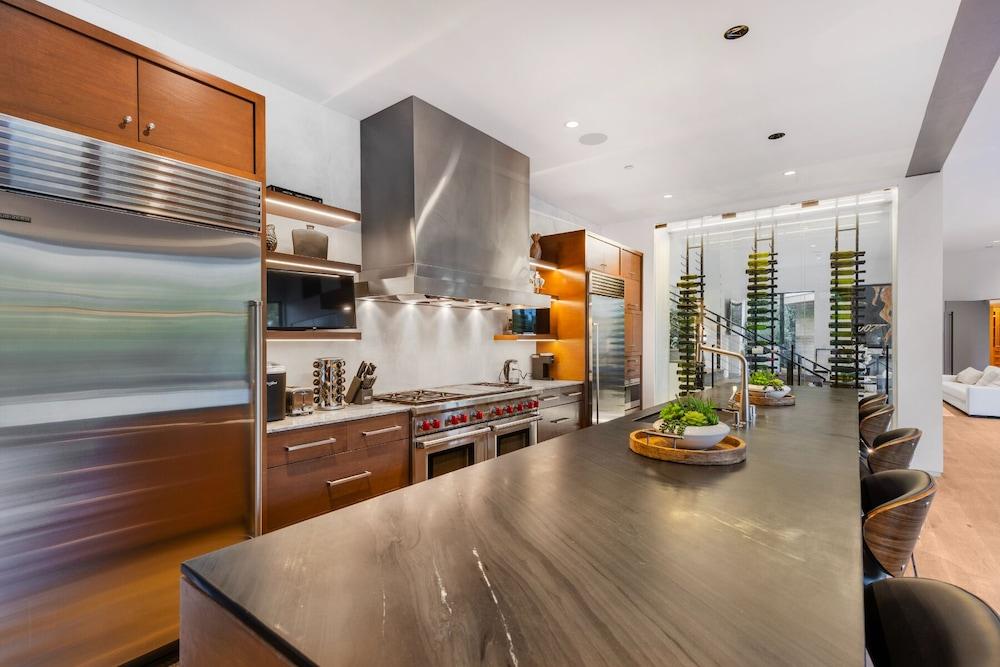 Beverly Glen Hillside Haven