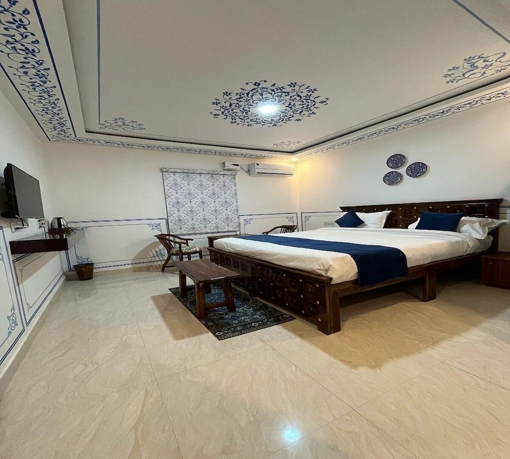 The Castle Crown Hem Vilas Resort