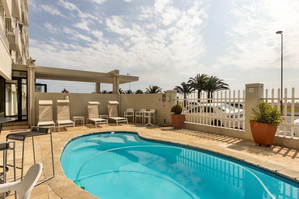 Mouille Point Studio Apartment With Stunning View