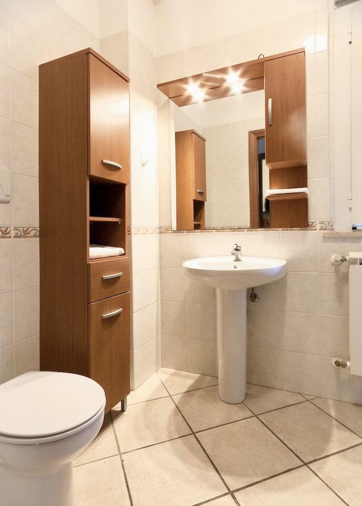 Residence with pool in San Vincenzo