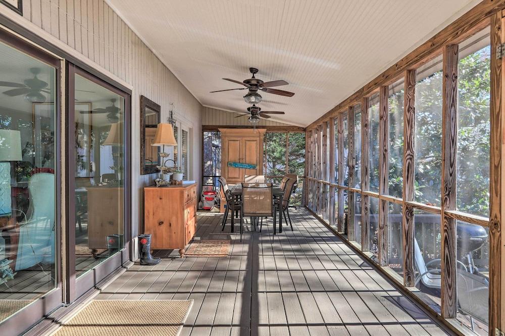 Pet-friendly Lake Sinclair Home w/ Boat Dock!