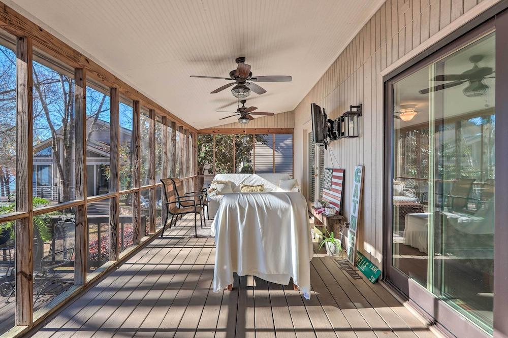 Pet-friendly Lake Sinclair Home w/ Boat Dock!