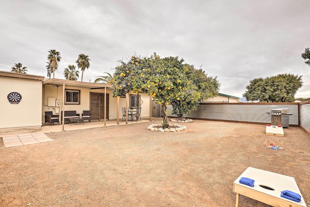 Sunny Tucson Abode w/ Fire Pit 9 Mi to U of A