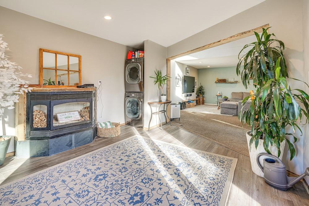 1 Mi to Heavenly Ski Resort: Retreat w/ Hot Tub