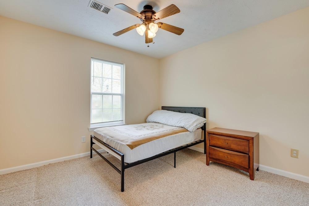 Spacious Norcross Home ~ 21 Mi to Downtown Atlanta