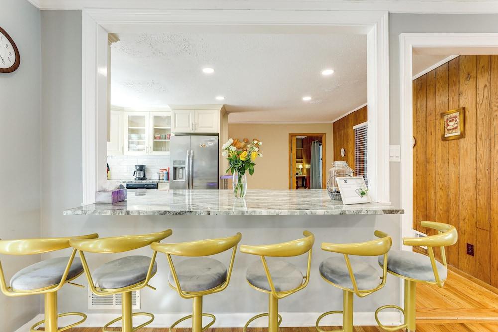 Lake + Dock Access: Peaceful Retreat in Duluth