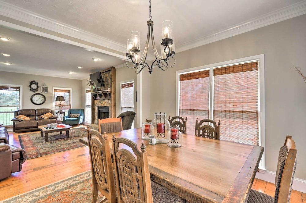 Pine Mountain Valley House w/ Pool & Grill!