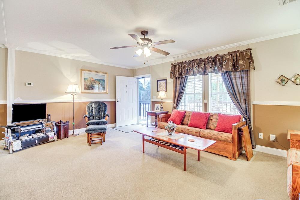 Wfh-friendly: Rural & Secluded Gem in Claxton!