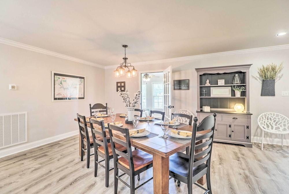 Waterfront Lake Sinclair Home w/ Boat Dock!