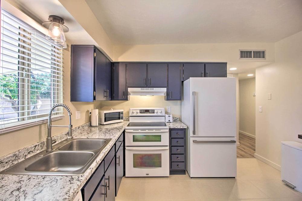 Bright & Sunny Tucson Hideaway w/ Backyard!