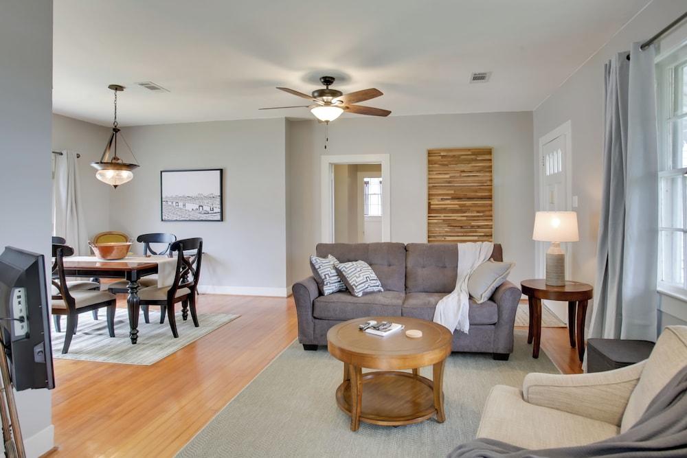 Charming Cottage w/ Mississippi River Views!