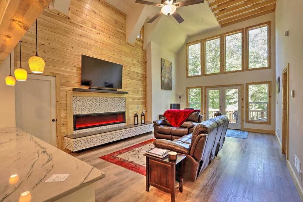 New Construction With Modern Design & Hot Tub!