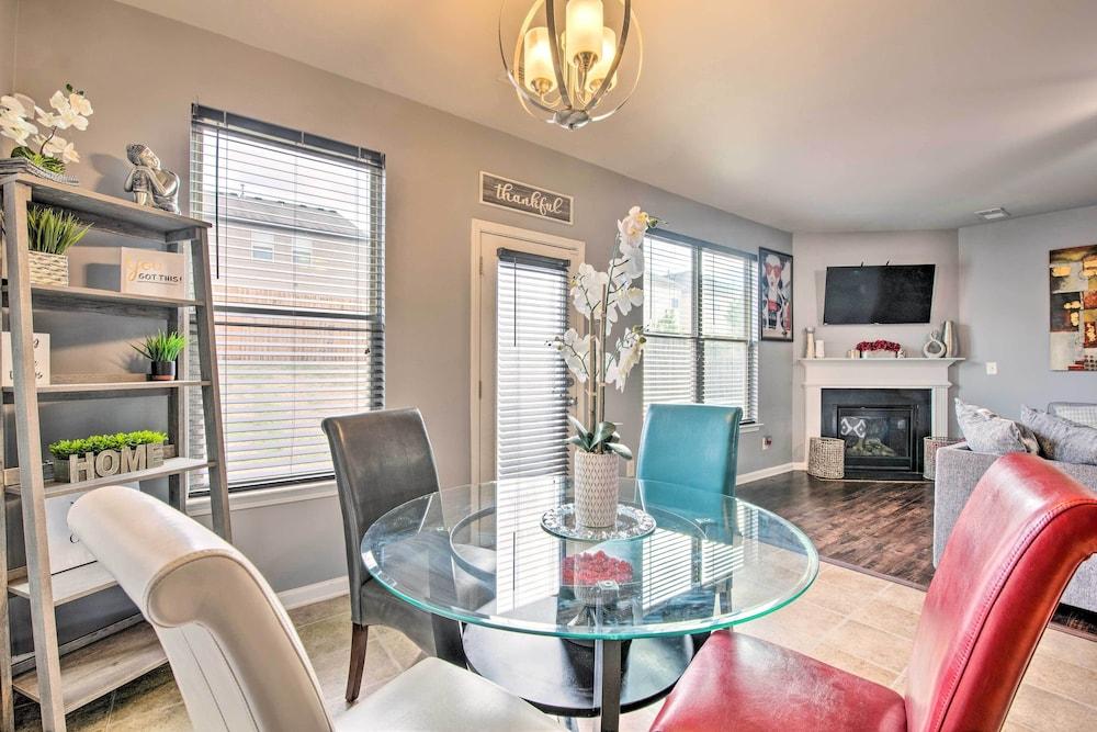 Suburban Atlanta Vacation Home ~ 3 Mi to Airport!