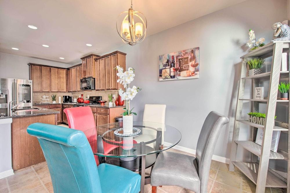 Suburban Atlanta Vacation Home ~ 3 Mi to Airport!