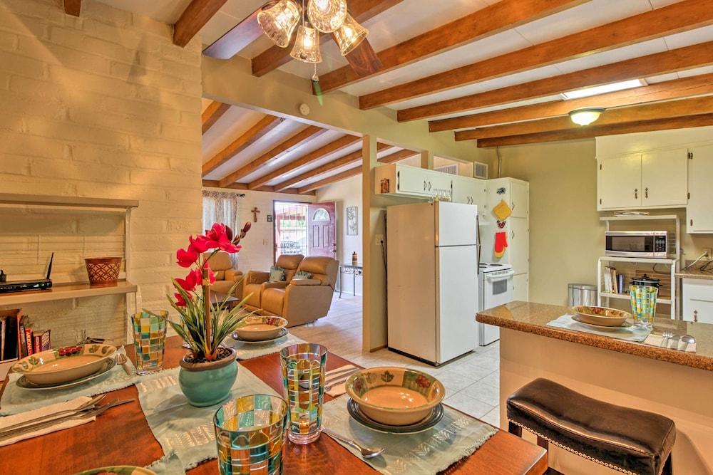 Renovated Tucson Gomez Casita w/ Yard < 7 Mi to DT