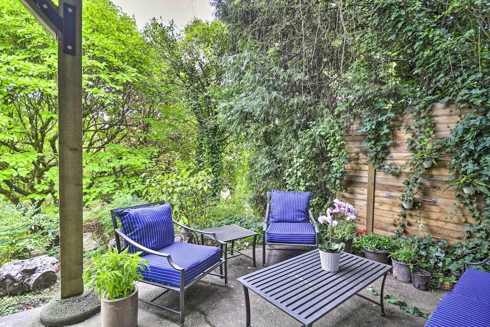 3 Mi to Downtown Portland: Lush Flat w/ Fire Pit