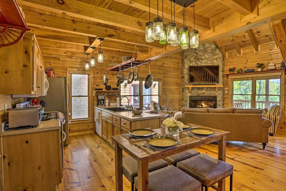 Lovely Log Cabin + Bunkhouse w/ Views & Yard!
