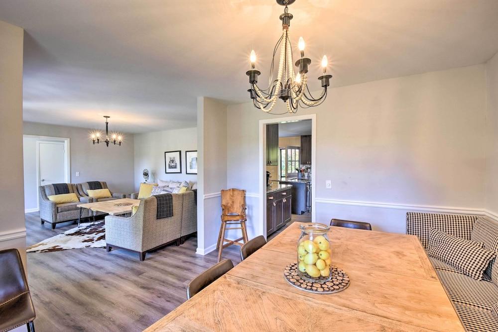 Mod 'stable House' on 10 Acres, Walk to Lake!