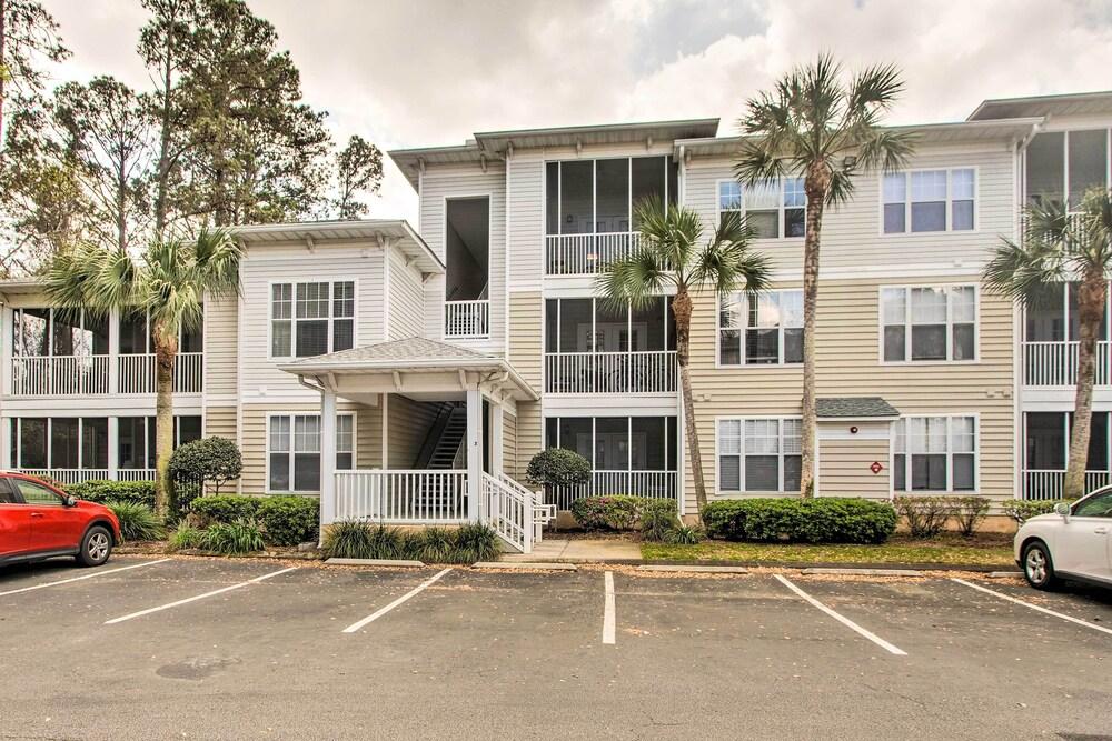 Bright St Simons Island Condo w/ Shared Pool!