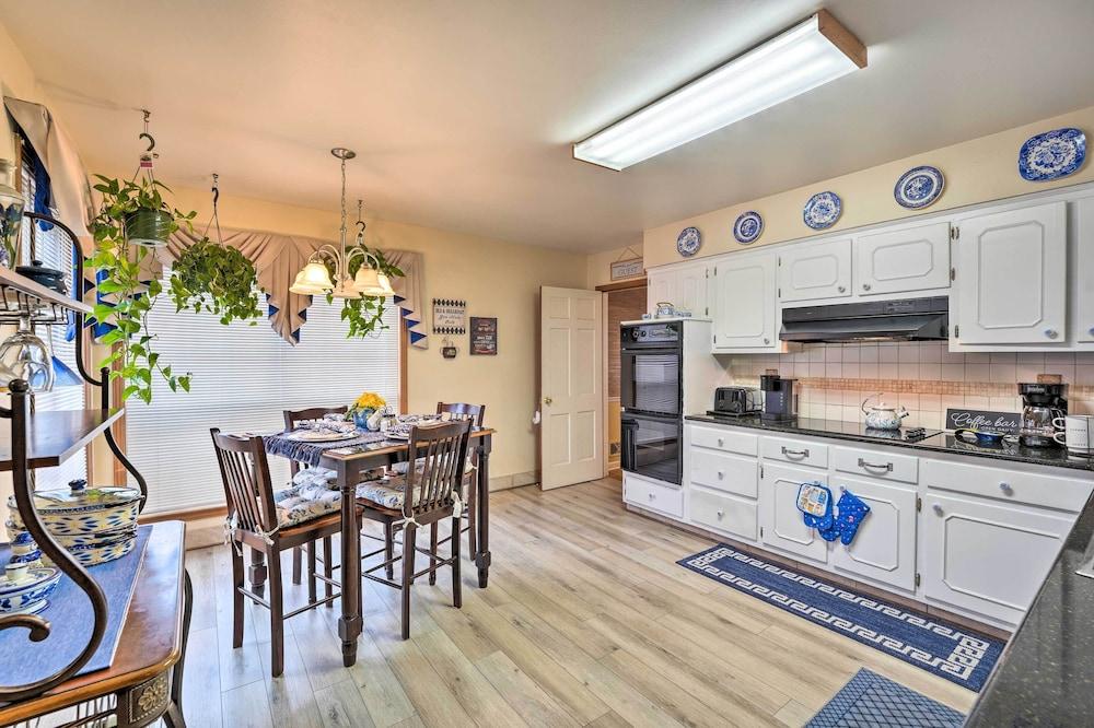 Spacious Memphis Home - Walk to Graceland