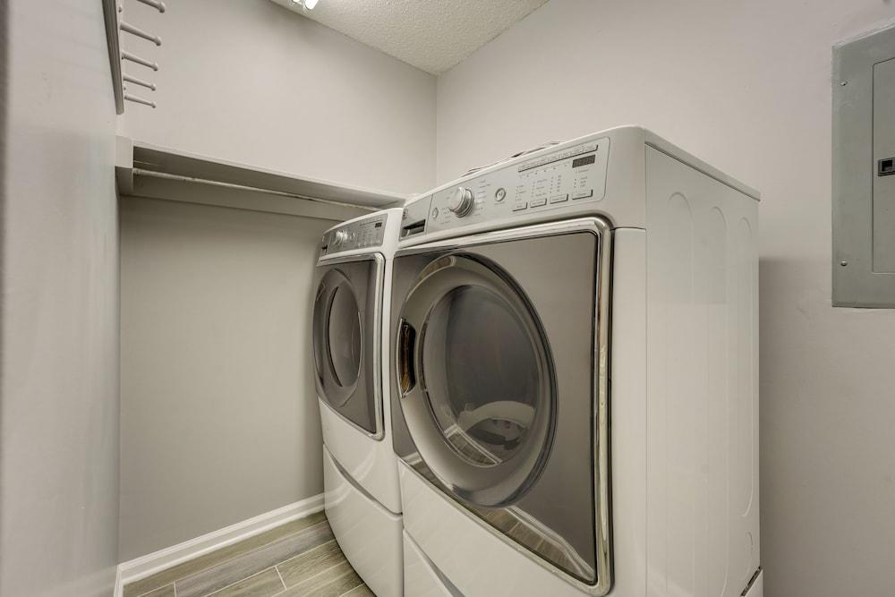 Memphis Vacation Rental Getaway w/ Large Deck