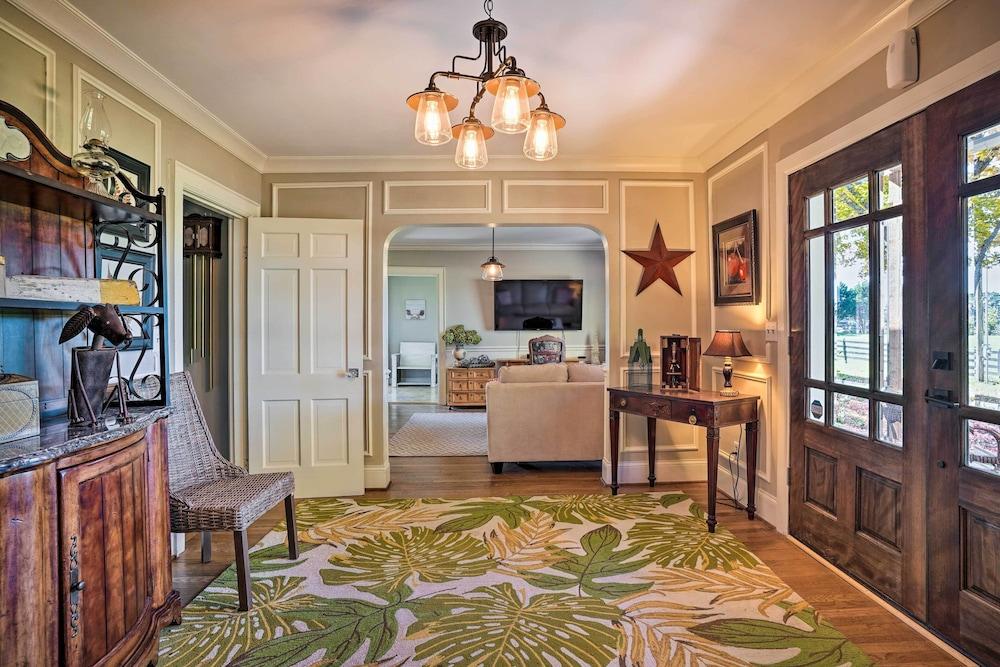 Spacious Home + Acreage, 16 Mi to Chattanooga