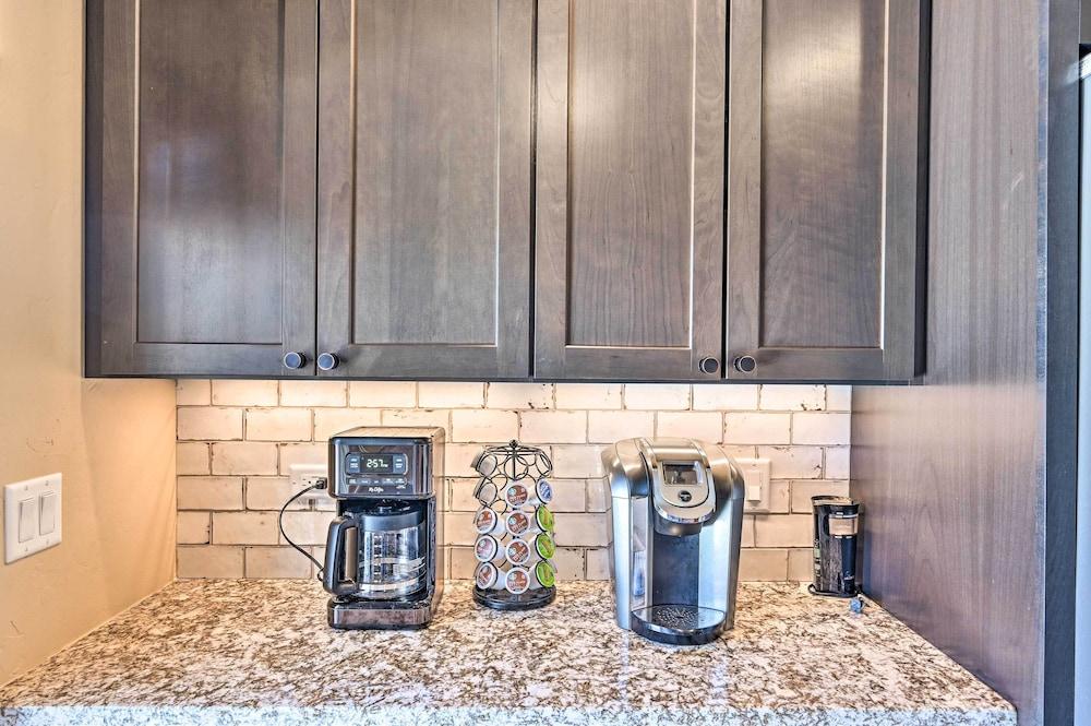 7984: Pet-friendly Townhome w/ Grill!