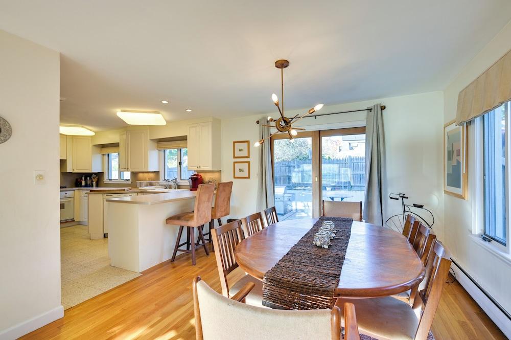 Pet-friendly Marblehead Home Near Preston Beach!
