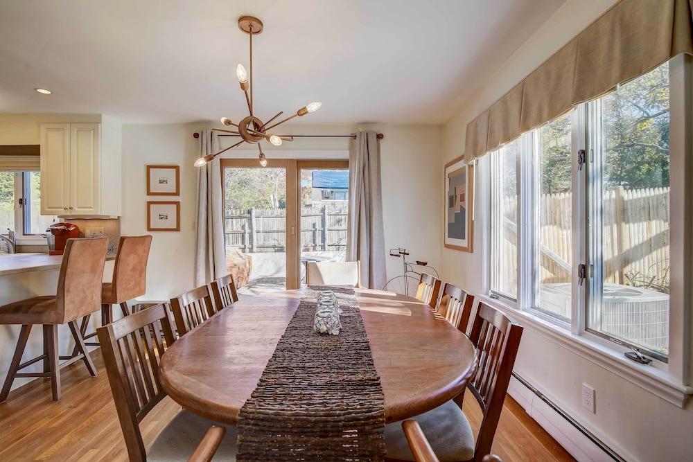 Pet-friendly Marblehead Home Near Preston Beach!