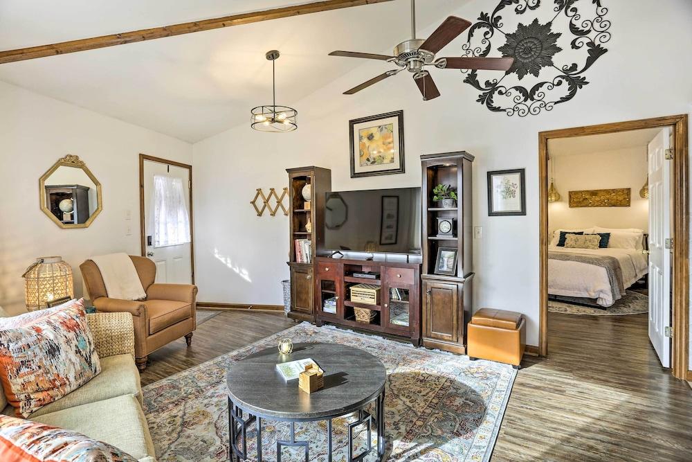 Picturesque Cottage in the Heart of Trenton!