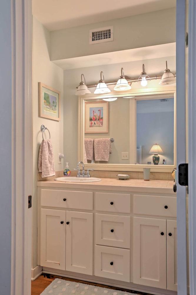 Bright St. Simons Island Escape: Walk to the Beach