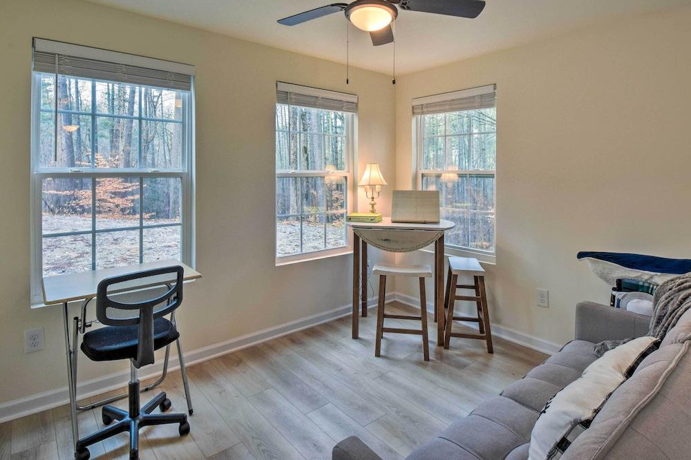 Cozy Demorest Cottage: Fire Pit & Porch