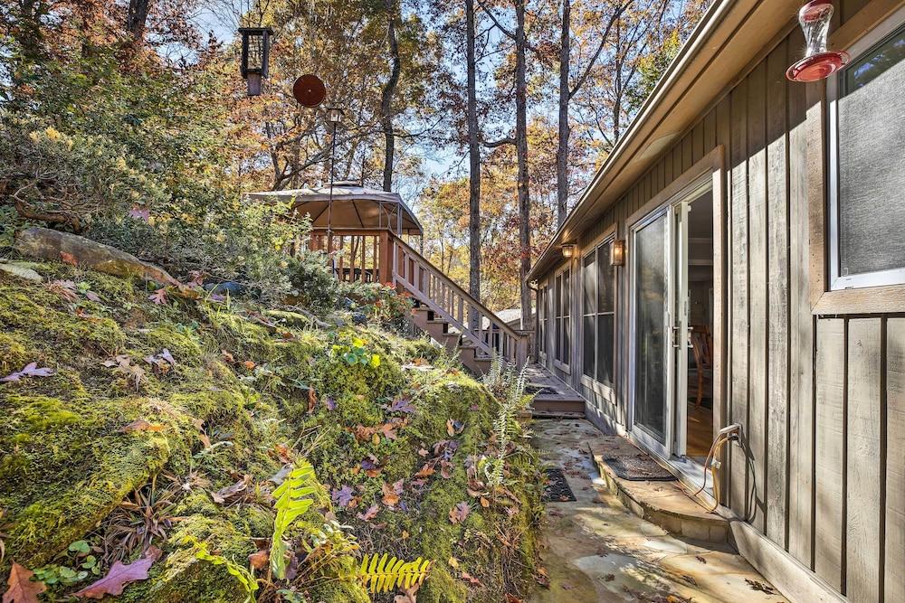 Hilltop Marietta Apt w/ Custom Design & Decor!