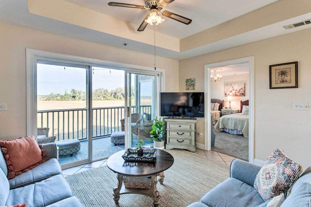 Breezy Darien Condo w/ Tranquil Marsh Views!