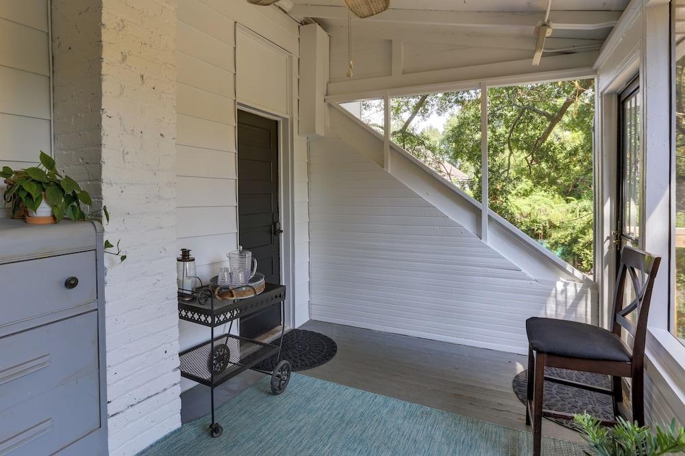 Charming Thomasville Getaway: Walk to Downtown!