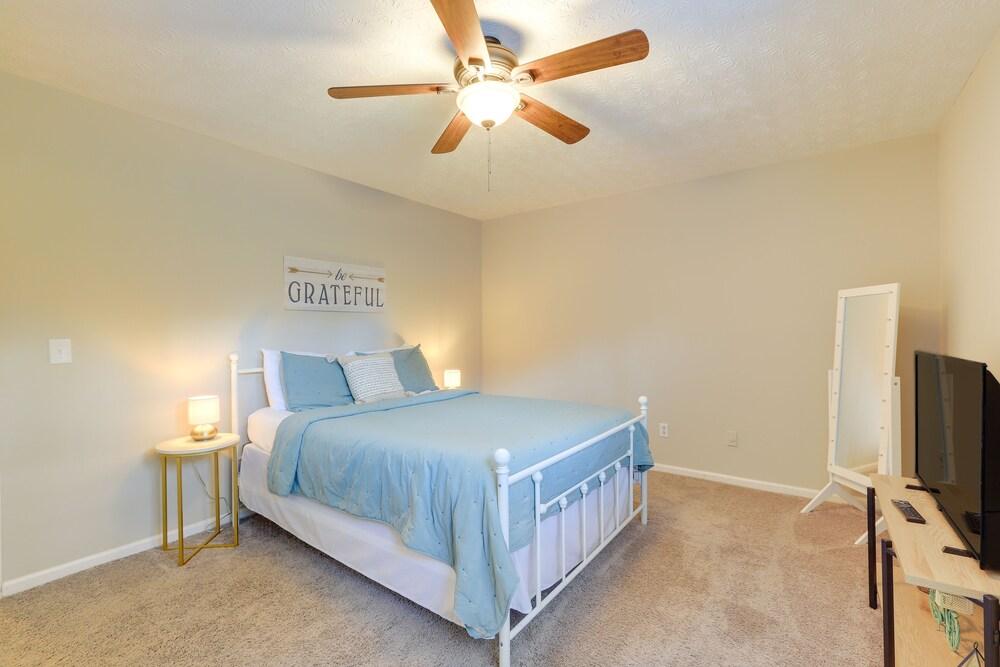 Charming Columbus Home w/ Yard - 10 Mi to Dtwn!