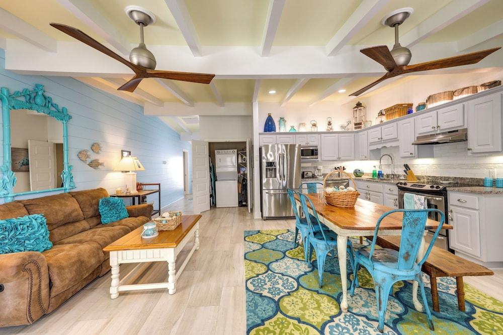 Pet-friendly Jekyll Island Abode - Walk to Beach!